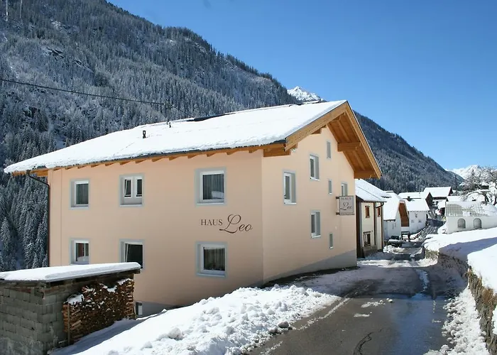 Haus Leo 3* كابل