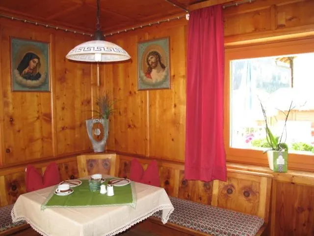 Vendégház Haus Leo 3*